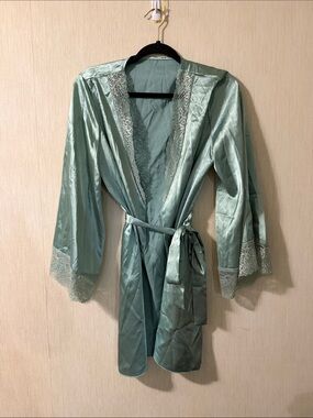 SHEIN Sage Green Satin Lace-Trim Short Robe